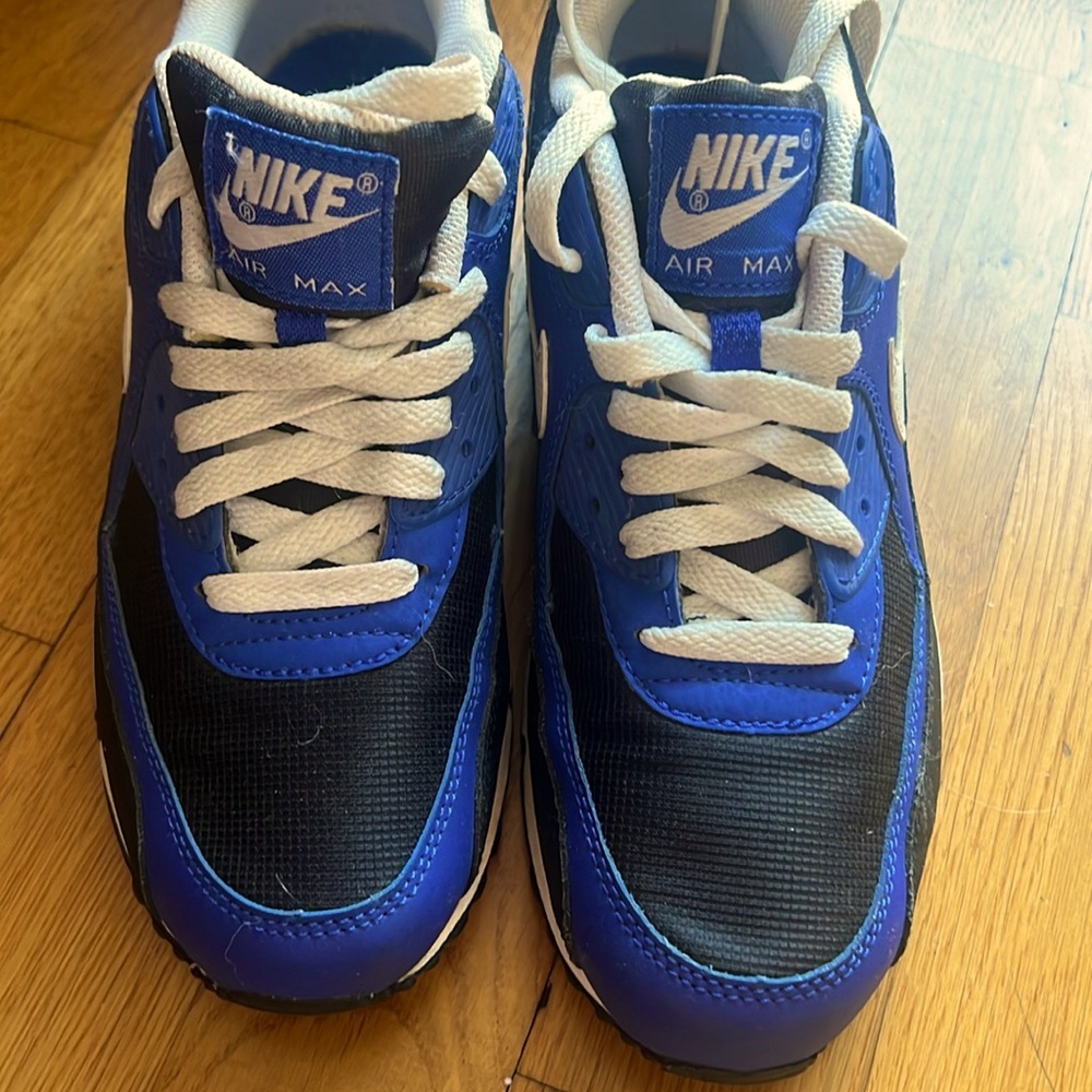 Nike Airmax sneakers. Used but in great condition